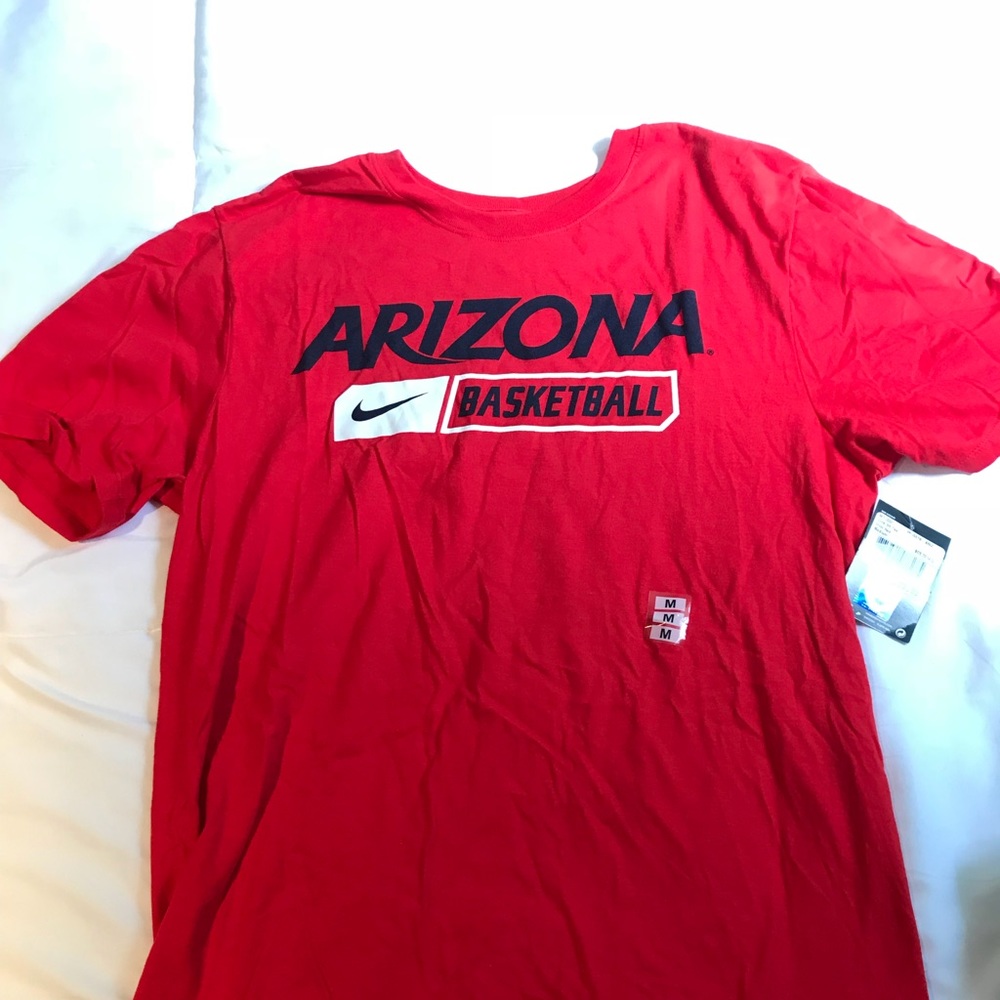 NWT Nike Arizona basketball T-shirt.